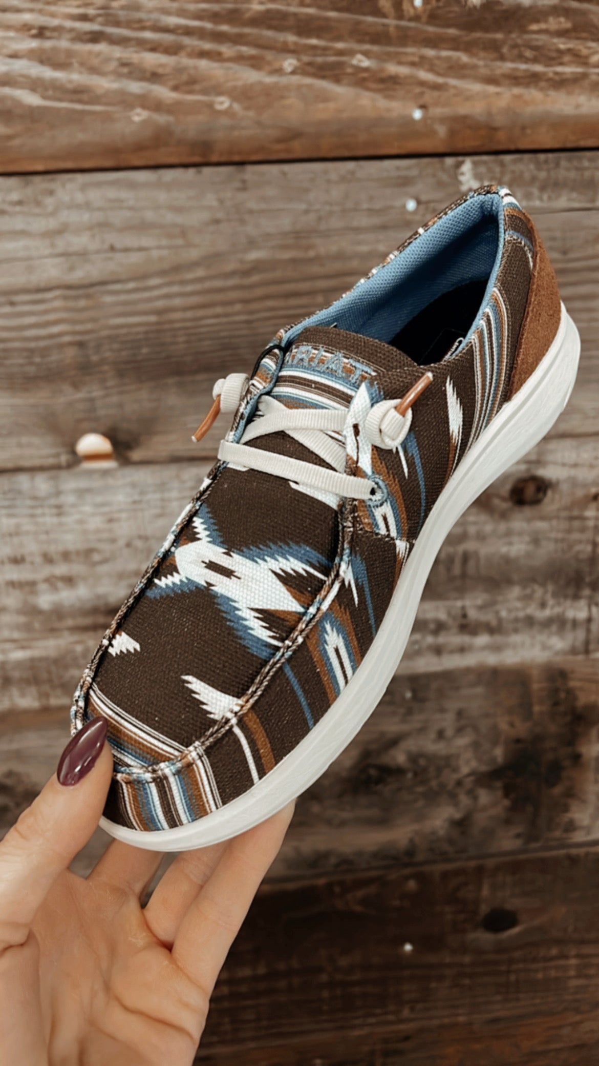 The Sendero Hilo Sneaker by Ariat - Arroyo Chocolate – Triangle T Boutique